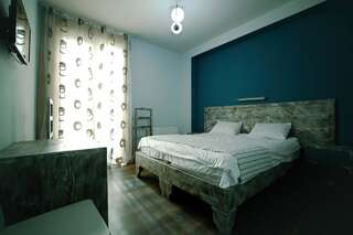 Отель Hotel Kutaisi Globus Кутаиси Стандартный двухместный номер с 1 кроватью или 2 отдельными кроватями-1