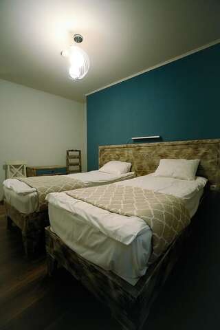 Отель Hotel Kutaisi Globus Кутаиси Стандартный двухместный номер с 1 кроватью или 2 отдельными кроватями-7